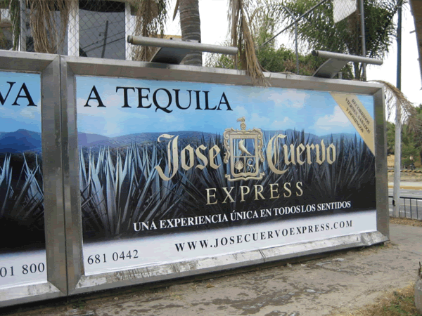 Apa Vallas Fijas de Publicidad Tequila Express Jose Cuervo